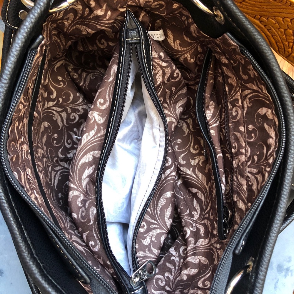 New without tags Shyanne Purse